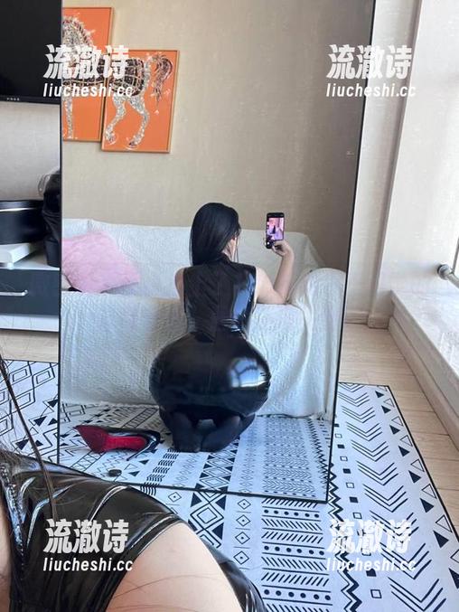 微密圈 - 不小心上了120斤的小王同学的泳装套图，居然还没失望？-流澈诗