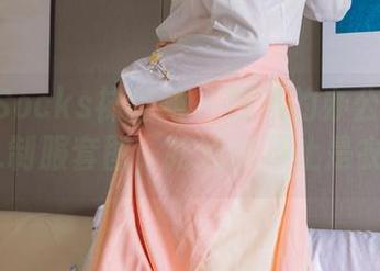 BoBoSocks袜啵啵 - 糯米的办公室冒险：OL制服套图，抢戏的不止是衣服！