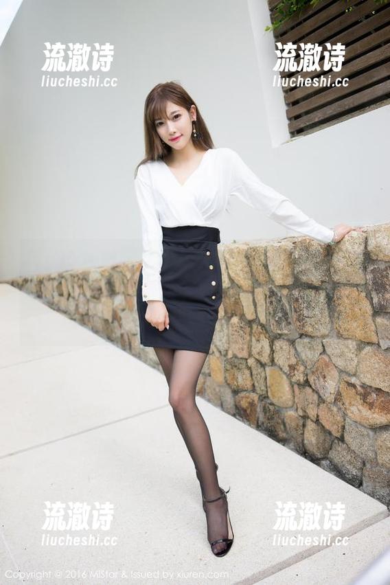 MiStar魅妍社 - 所以说，画面里的FoxYini孟狐狸和那条礼服，绝对是配得上让人再瞄一眼的完美组合。-流澈诗