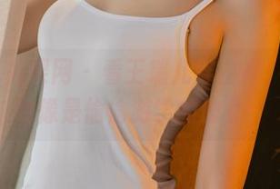 UGirls尤果网 - 看王瑞儿穿白裙，图片里她像是偷偷游学的仙女！