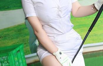 Xiuren秀人网 - 写真新境界：MOON嘉依和她的女孩，分享一些小心机