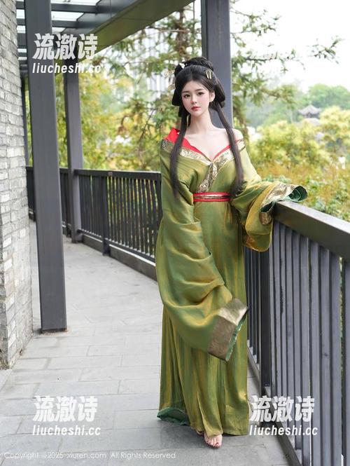 Xiuren秀人网 - 分享伊小七MoMo的美脚套图，或许你会觉得…哪里好呢？-流澈诗