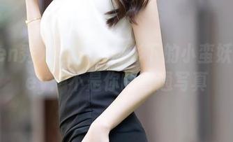 Xiuren秀人网 - 白衬衫下的小蛮妖_honey：不是你的普通写真