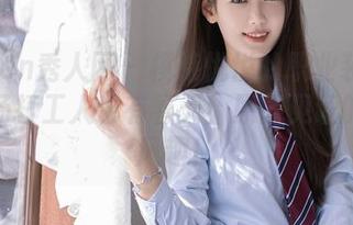 Xiuren秀人网 - 模特悦悦的职业装图集：职场打工人也有春天！原图见证的幽默风趣！