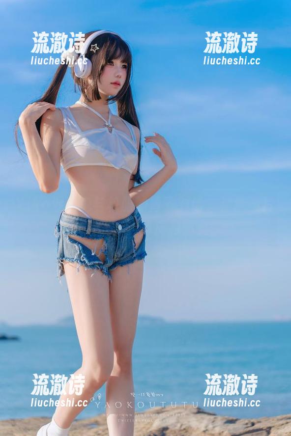 Yiko湿润兔与校服的青春对话，精选图片中隐藏着的俏皮和温柔！-流澈诗