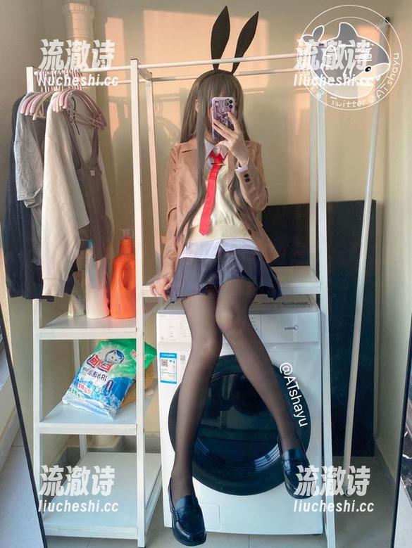 at鲨鱼的居家合集：网盘里的日常与奇想，谁能想到会是这样？-流澈诗