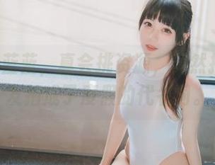 usejan蓝蓝，真会挑资源，竟然把夏日女友拍成了度假的代名词。