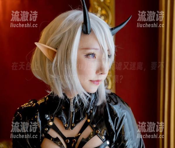 在天台上，サク(saku)的眼神戏谑又迷离，要不要试试下载这份写真集？-流澈诗
