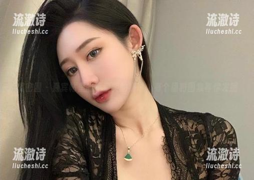 微密圈 - 嘉宾帖里的不爱笑的赛琳，有个福利图集等你发掘-流澈诗