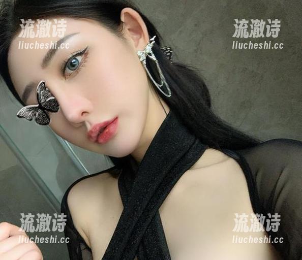微密圈 - 不爱笑的赛琳的大胆之举，高清套图居然把私人浪漫推上了公众舞台！-流澈诗