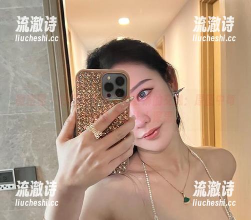 微密圈 - 短裙与不爱笑的赛琳的交融：原图中每一个细节都想让人深思。-流澈诗