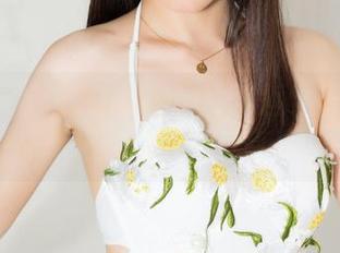 克拉女神 - 琦琦和她的镂空哲学：也许只是另一组图片分享！