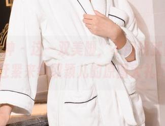 克拉女神 - 这一双美脚，不用钱就能看到，赶紧来领取颖儿的原图大礼吧！