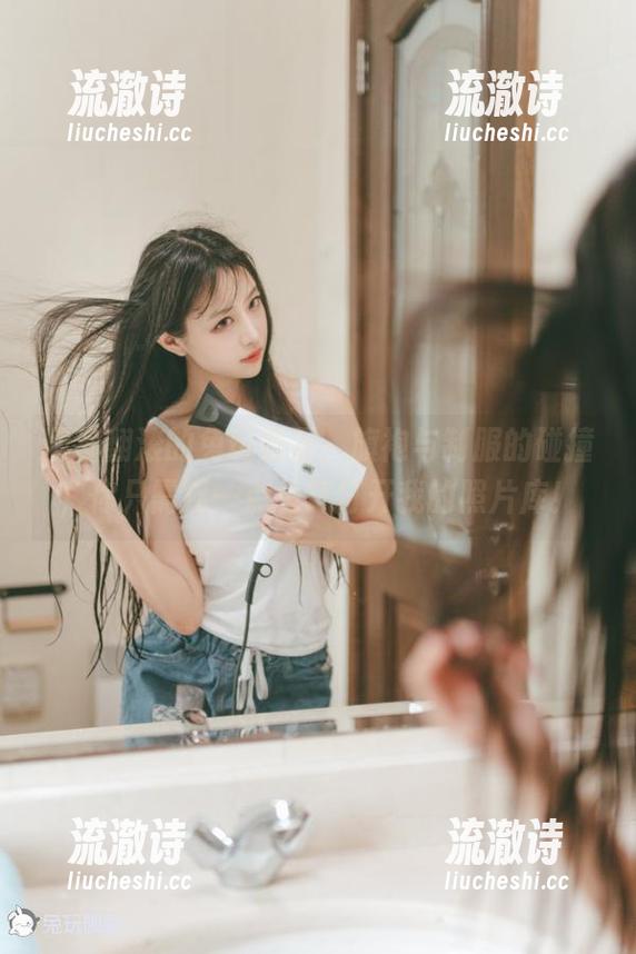 网盘翻滚的兔玩映画,旗袍与制服的碰撞,你只需要一点勇气打开我的照片库!-流澈诗 网盘翻滚的兔玩映画,旗袍与制服的碰撞,你只需要一点勇气打开我的照片库!-流澈诗