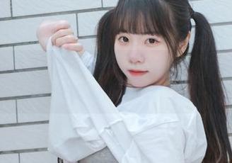 居家可携带小萝莉，原图的无圣光，就是那个纯粹！可可小白兔的视角真独特。