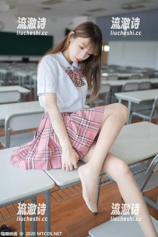不愧是喵糖映画的干活，私拍图集中索尼子的和服美得让人忍不住想仔细打量每个角落。-流澈诗