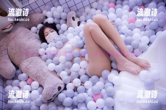 大梨子不是御姐作品展：浴缸，原来是隐藏的舞台啊！-流澈诗
