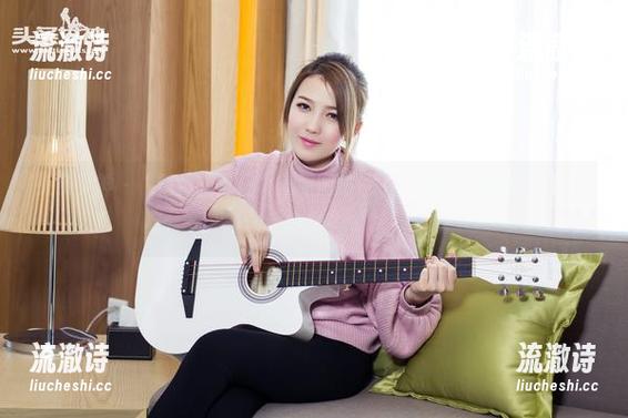 头条女神 - “信悦儿夏日”：原图站住了，你要下载吗？小心上瘾哦！-流澈诗