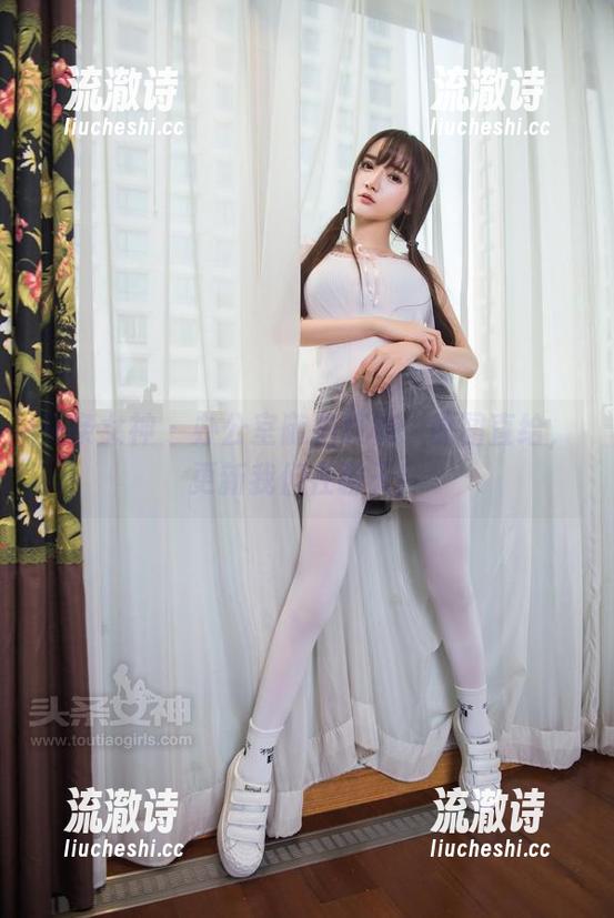 头条女神 - 办公室随拍蔡楠：原图直给，更新我们在聊天！-流澈诗