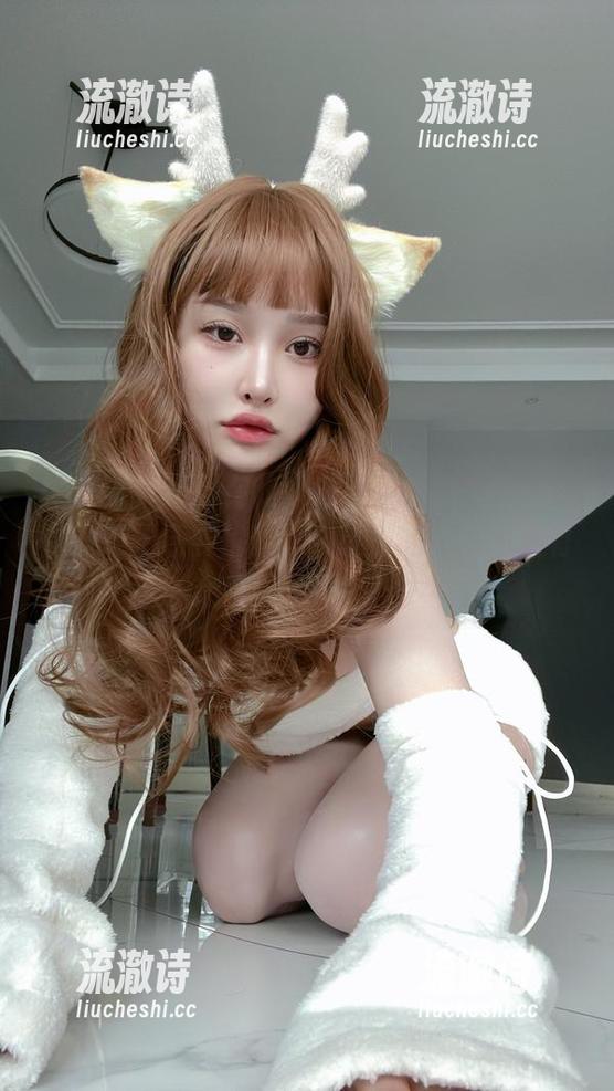 微密圈 - 套图在此，宋昱欣的短裙截图比我的自拍还要优雅，快让你的朋友圈里有个短裙情报吧！-流澈诗