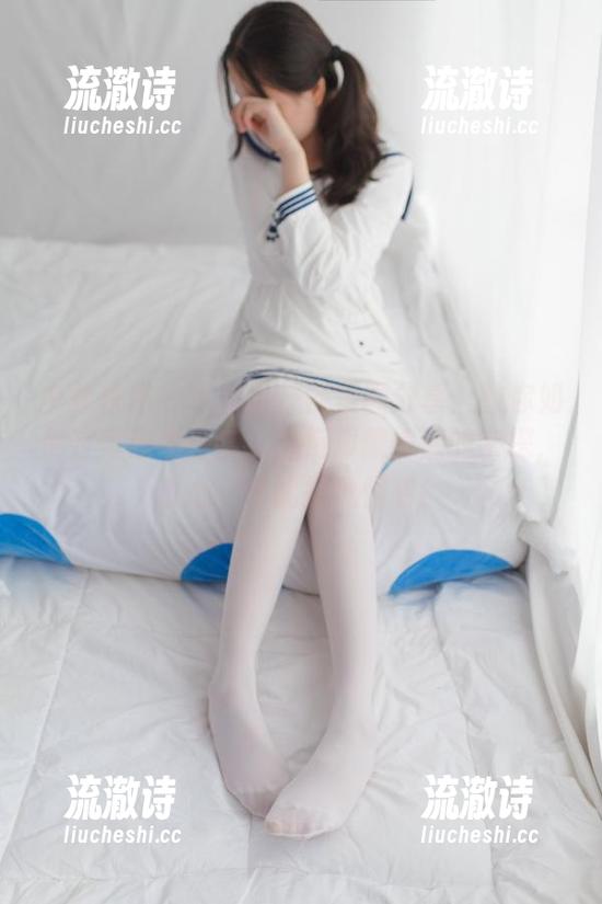 少女秩序 - 小葵牛仔裤美图分享：教你如何在家穿牛仔裤，上街却像偷懒的密探，小心，可能拉仇恨哦！-流澈诗
