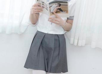 本以为壁纸是固定的，没想到少女秩序黑丝JK破壁而出！
