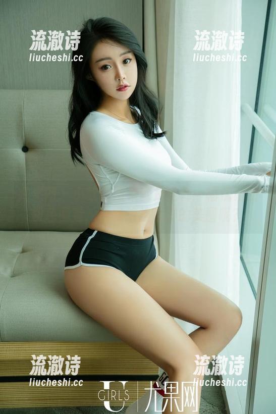 尤果网 - 小欧的图集就是这样一幅优雅的粉色画卷，谁能抗拒这样的美图呢？-流澈诗
