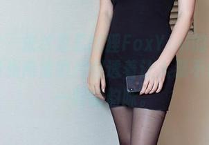 尤物馆 - 依然是孟狐狸FoxYini的吊带写真，每张高清照片都透着让人忍不住多看一眼的韵味。