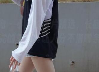 异思趣向 - 小宝的图片精选，长腿油亮得像刚洗完的车，真让人分不清哪条腿是腿。
