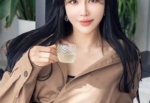 星颜社 - 清妙的短裙图集：这条裙子与我的审美有点不太搭，不过还是能勉强欣赏吧…
