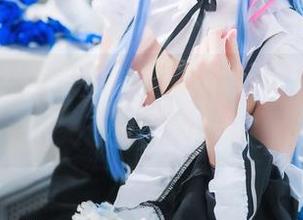 在桜桃喵的美足写真里，无意间发现了一整套关于优雅的教科书。