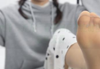 梦丝女神 - 乔儿：看我如何在定制图片中变身天使