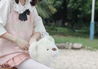 森萝财团的图库里，少女白色遐想竟然让我想起了甜甜的棉花糖！