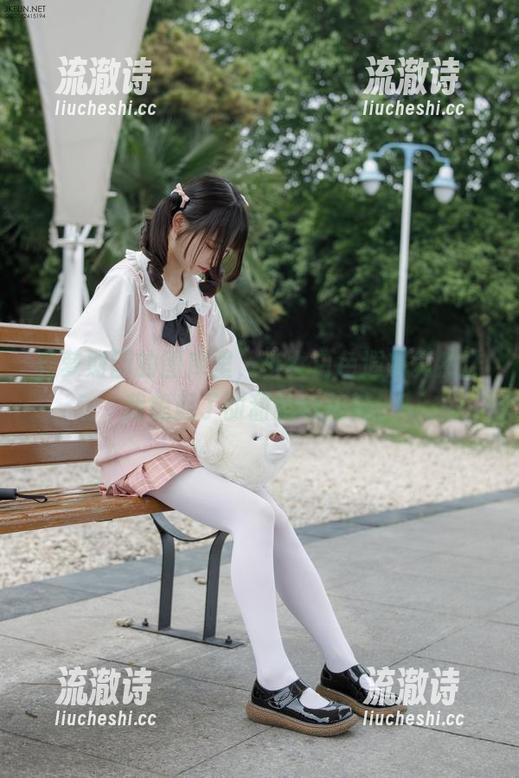 森萝财团的图库里，少女白色遐想竟然让我想起了甜甜的棉花糖！-流澈诗