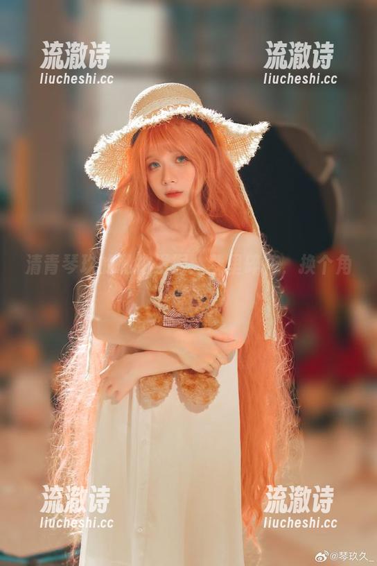 清青琴玖的私拍发掘：梦里碎花，换个角度看-流澈诗