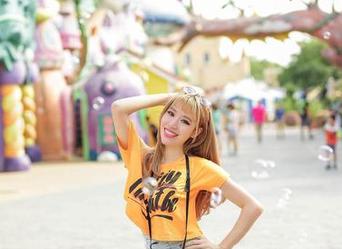 爱丝 - 何冉与她的妹妹，写真中的眉眼间到底藏了什么？