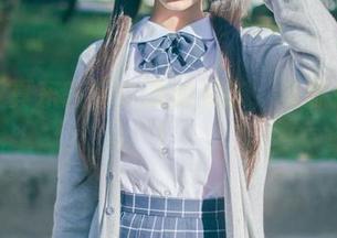 神乐坂真东在玩女孩的姿态，资源供你挑！