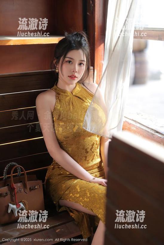 秀人网 - 余贝拉bella和她的泳装——这个夏天让你眼前一亮的写真分享-流澈诗