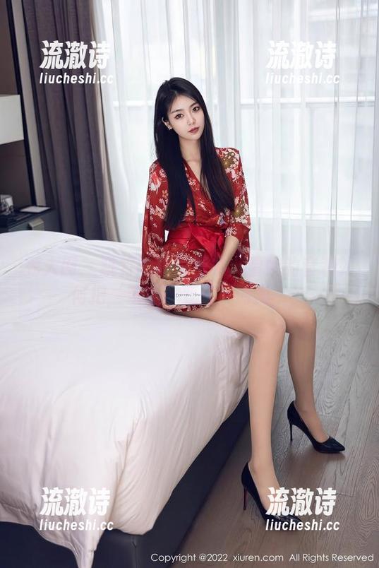 秀人网 - 凯竹的私房图集：看她的套装如何把‘笨重’变成‘时尚’！-流澈诗