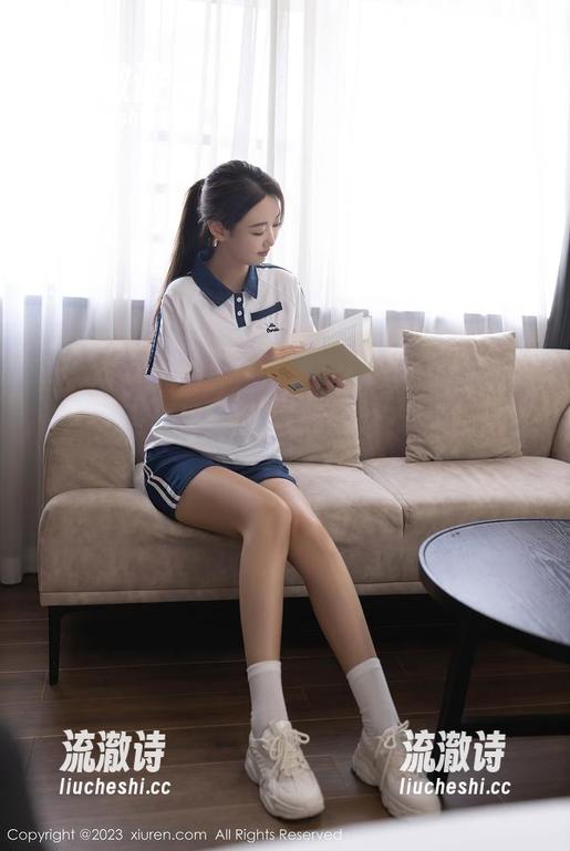 秀人网 - 继续关注蓝夏Akasha的无圣光作品，这白衬衫黑丝袜的秘书让人不自觉想多看几遍。-流澈诗