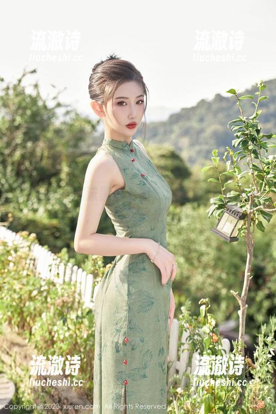 秀人网 - 言沫黑丝合集：踩踏时光的裙摆，美图里尽是妙趣-流澈诗