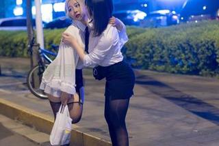 穆零Mu0最新婚纱套图：虚实交错，真真假假藏在各个角落。