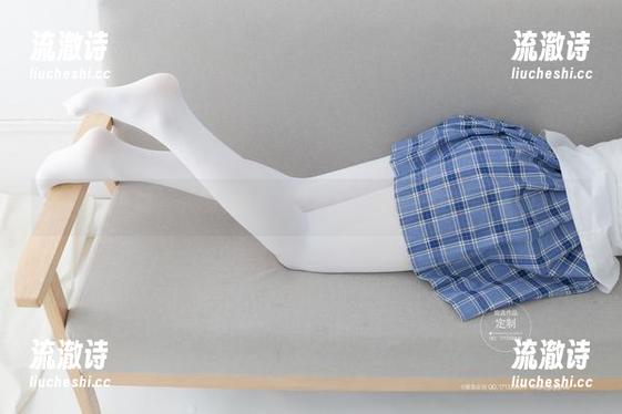 紧急企划 - 小恩的私房写真配方：红裙和未知的冒险！-流澈诗