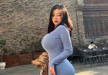 微密圈 - 紫色哒豚豚！是时候拿美足当壁纸了，谁能抗拒？