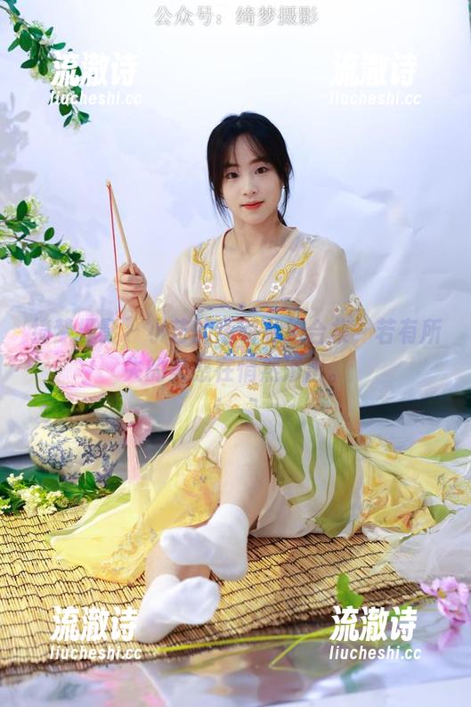 绮梦摄影 - 小艺的透明私拍合集，若有所失的美感在悄然渗出。-流澈诗