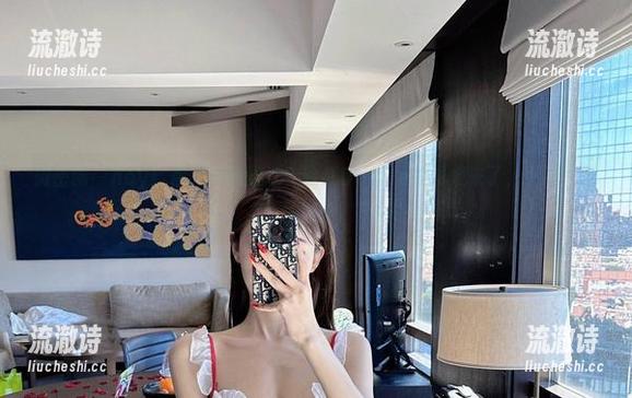 微密圈 - hey！你见过的泳池？脸红Dearie的图集来了，下载争取先机！-流澈诗