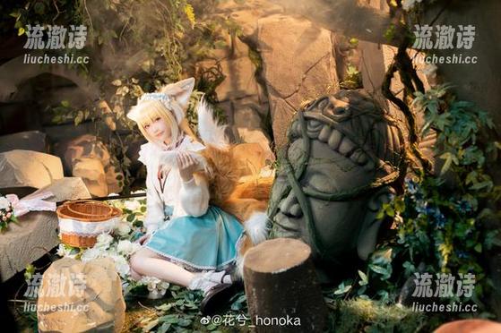 对，花兮_honoka用了黑白，她的cos图集在反转中闪闪发光！-流澈诗
