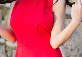 菠萝社 - 不止礼服而已…柳侑绮在网盘里留下的写真线索。