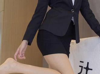 袜啵啵 - 无圣光侵袭办公室：小甜豆的作品是何神来之笔？