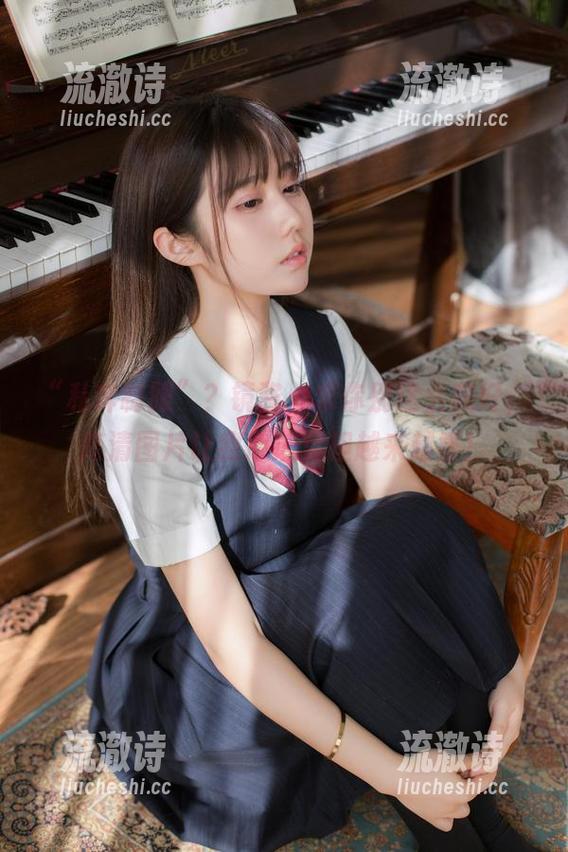 “私奔制服”？镜酱，求你别这么美好，高清图片让我心理负担越来越重！-流澈诗